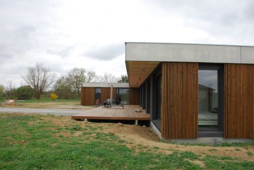 Maison moderne avec piscine a Lavernose Lacasse