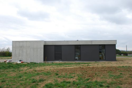 Maison moderne avec piscine a Lavernose Lacasse